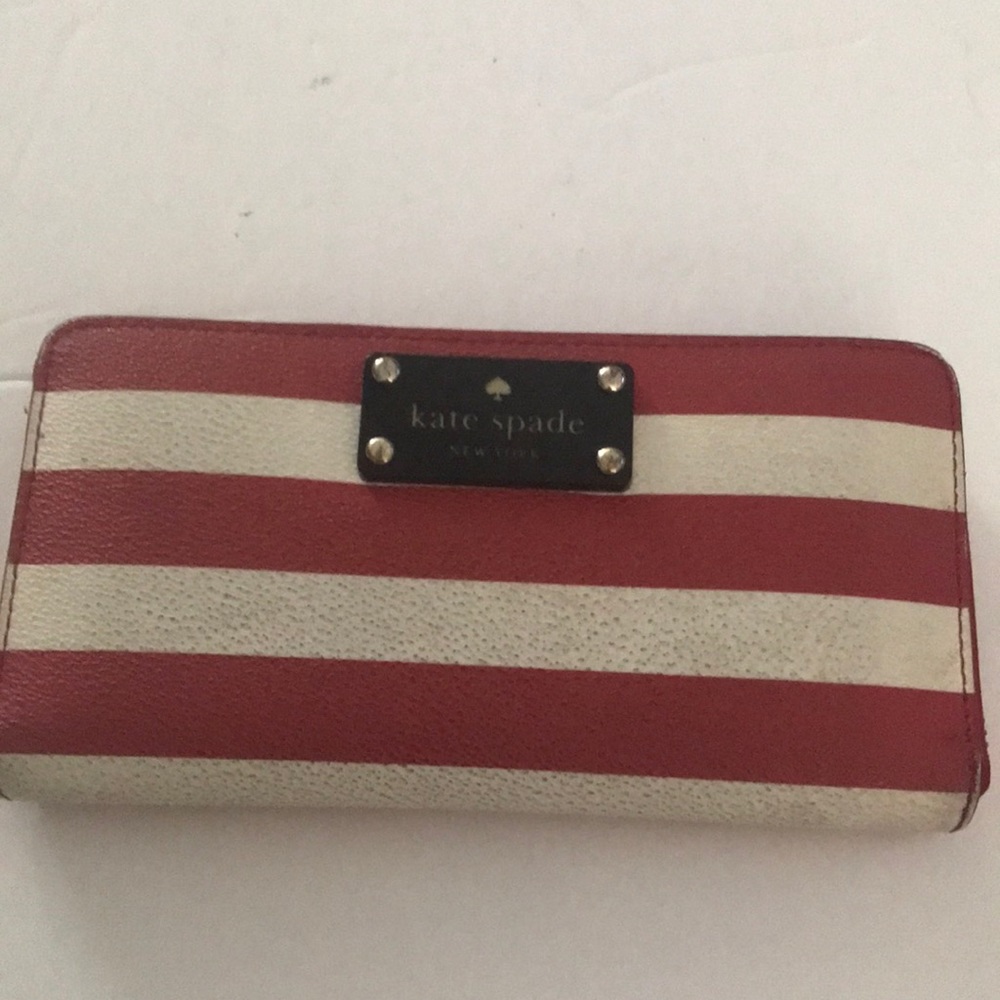 KATE SPADE RED WHT STRIPE ZIPPERED WALLET